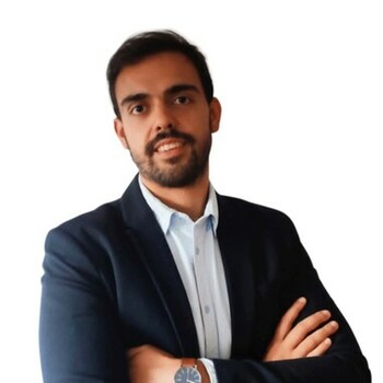 Fotografía de Daniel Novegil, asesor inmobiliario SAFTI