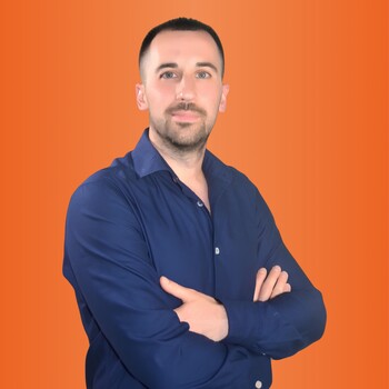 Fotografía de David García Ruiz, asesor inmobiliario SAFTI