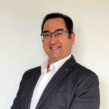 Fotografía de Joaquín Alzina, asesor inmobiliario SAFTI