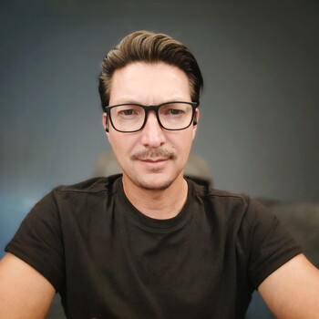 Fotografía de Alejandro Soltero, asesor inmobiliario SAFTI