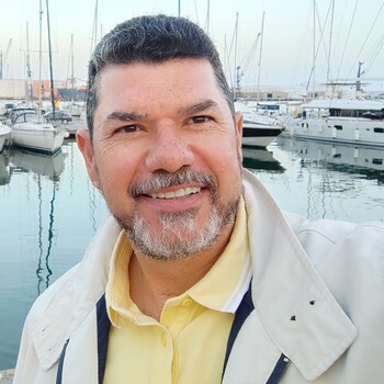 Fotografía de Alberto Álvarez, asesor inmobiliario SAFTI