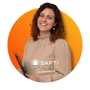 Fotografía de Claudet Rodríguez, asesora inmobiliario SAFTI