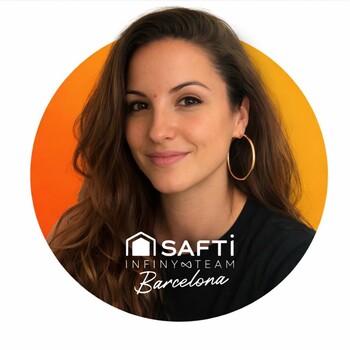 Fotografía de Noelia Liarte, asesora inmobiliario SAFTI