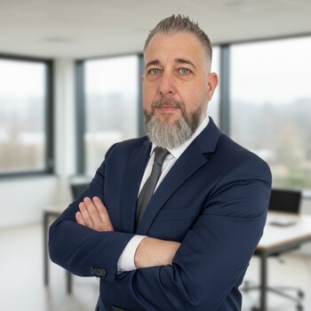 Fotografía de Juan José Gutierrez, asesor inmobiliario SAFTI