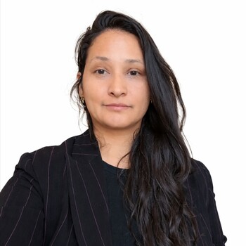 Fotografía de Wendy Moreno, asesora inmobiliario SAFTI