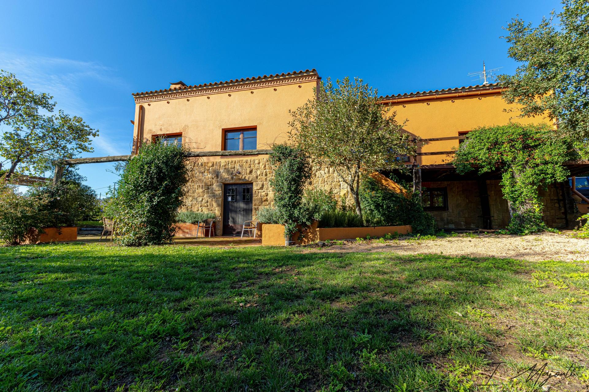 Photo 5 of the listing.