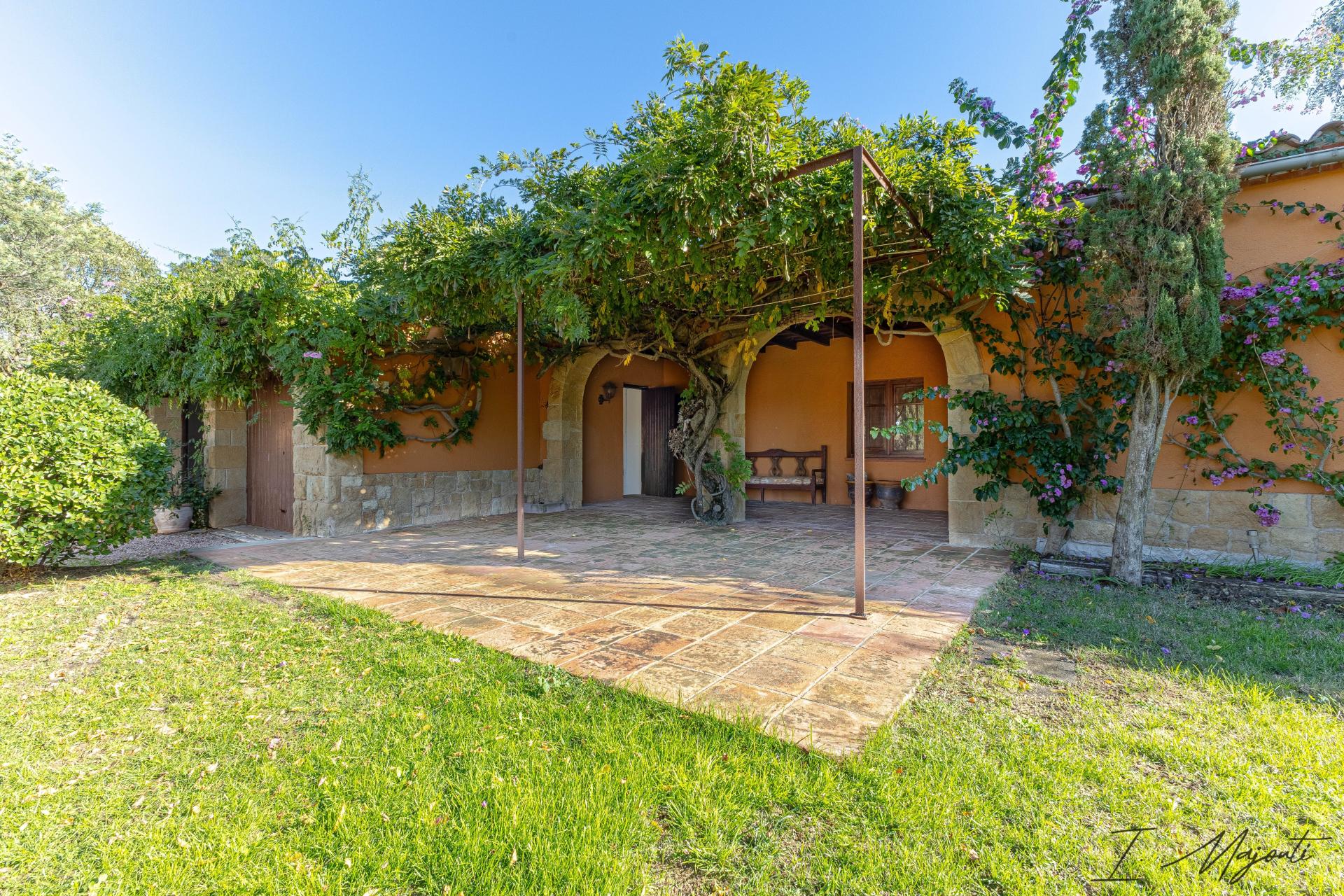 Photo 4 of the listing.