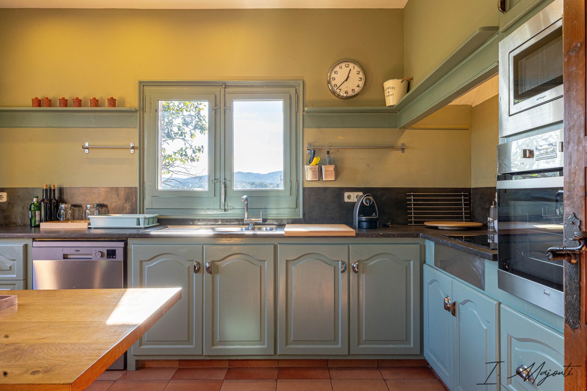 Photo 17 of the listing.