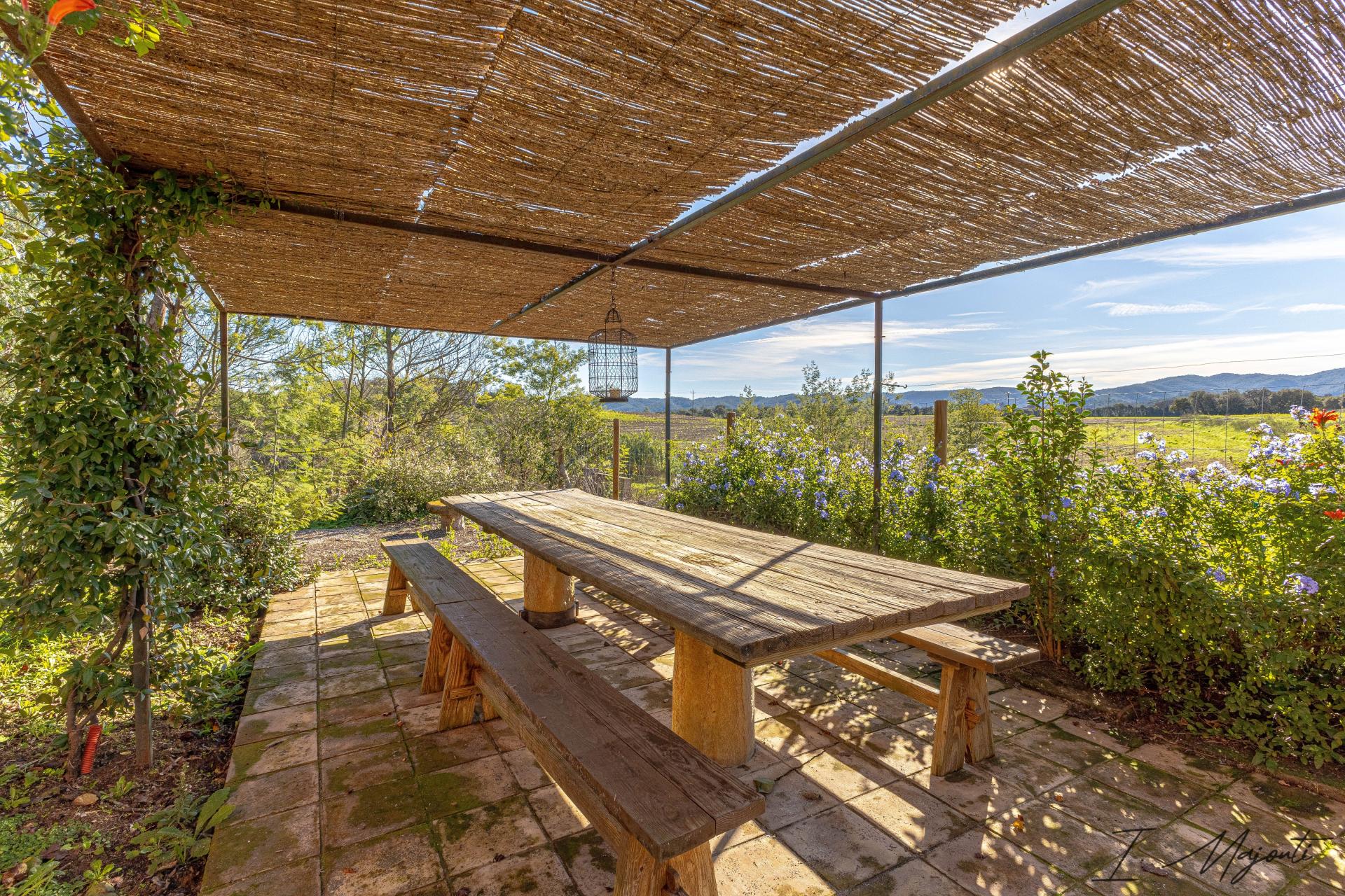 Photo 10 of the listing.