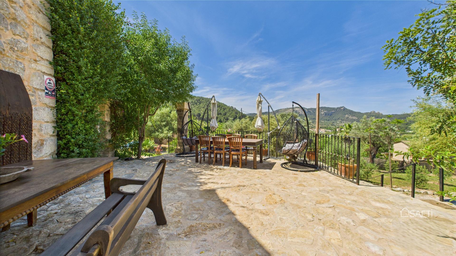 Photo 8 of the listing.