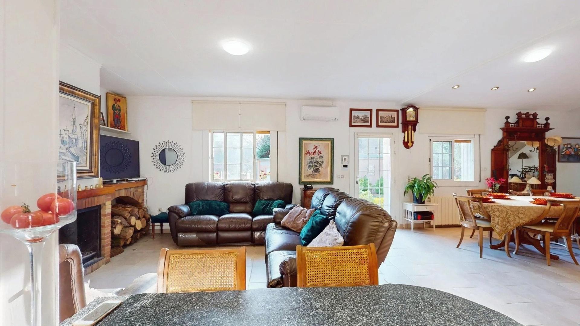 Photo 22 of the listing.