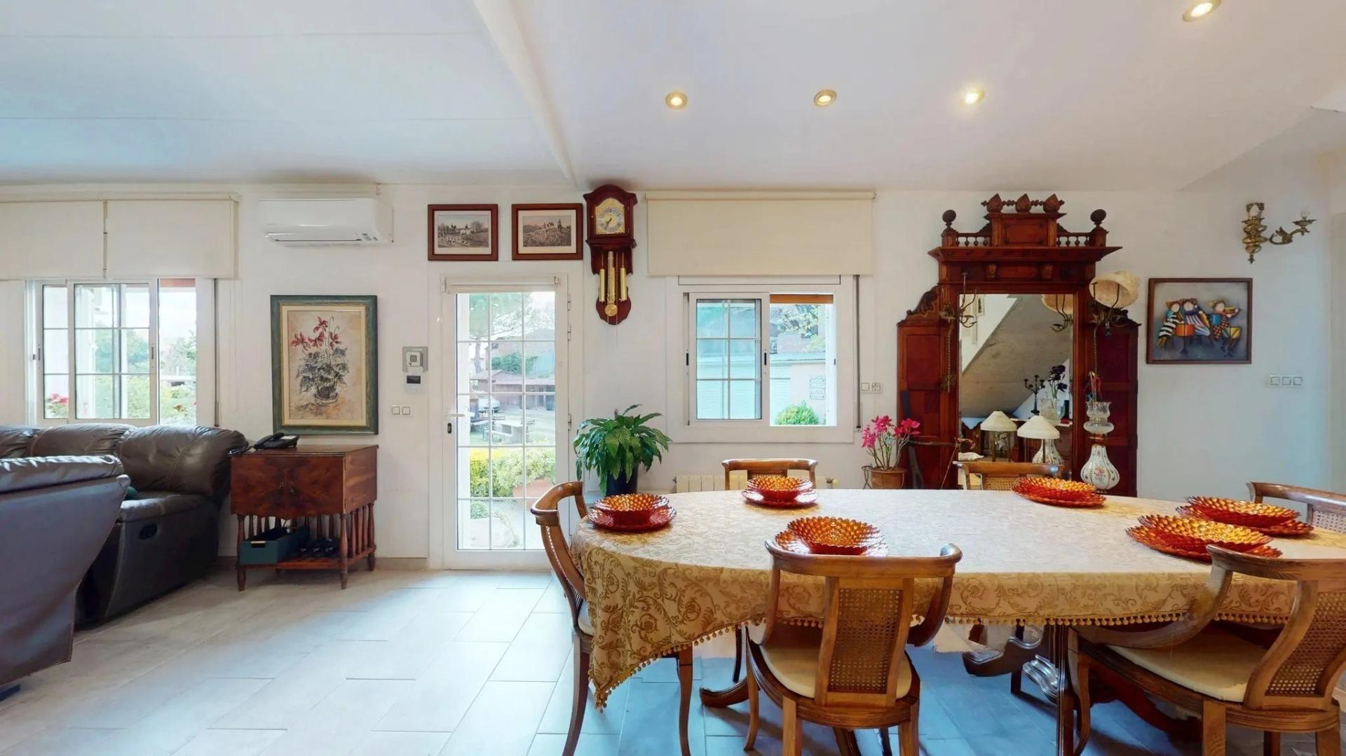 Photo 25 of the listing.