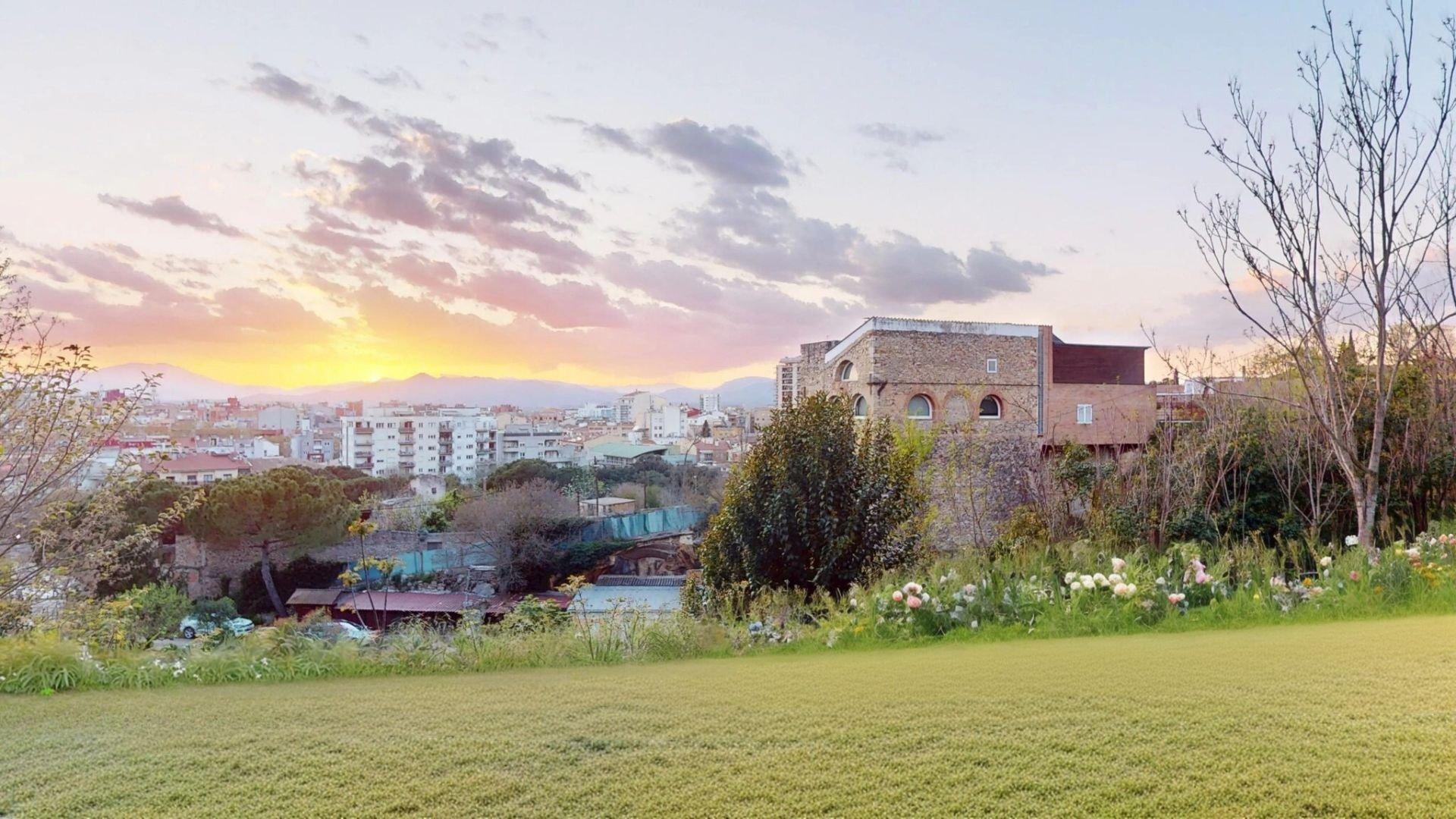 Photo 10 of the listing.