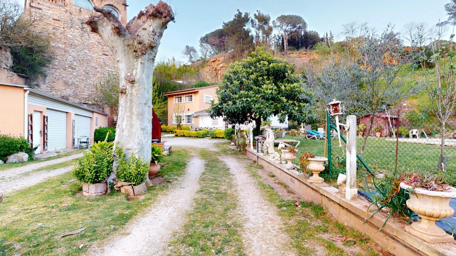 Photo 47 of the listing.