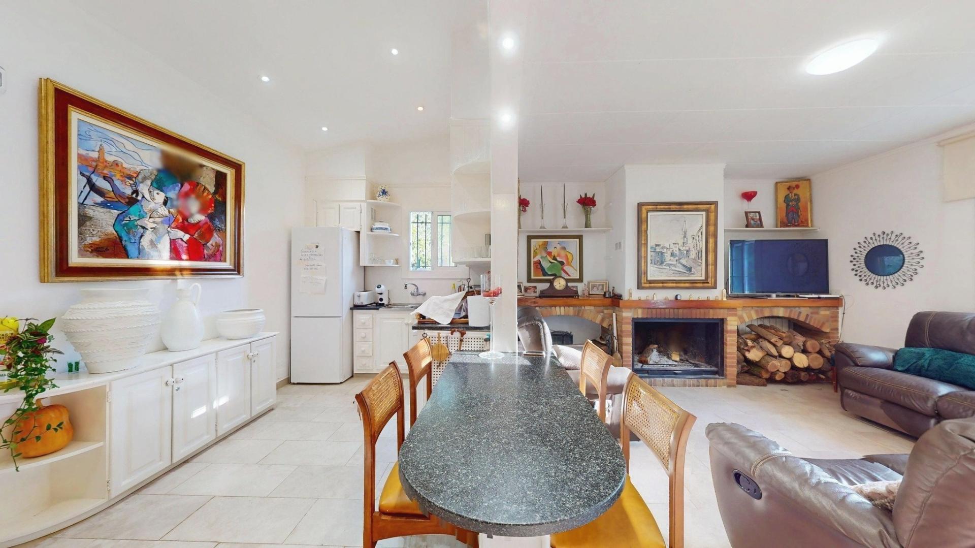 Photo 7 of the listing.