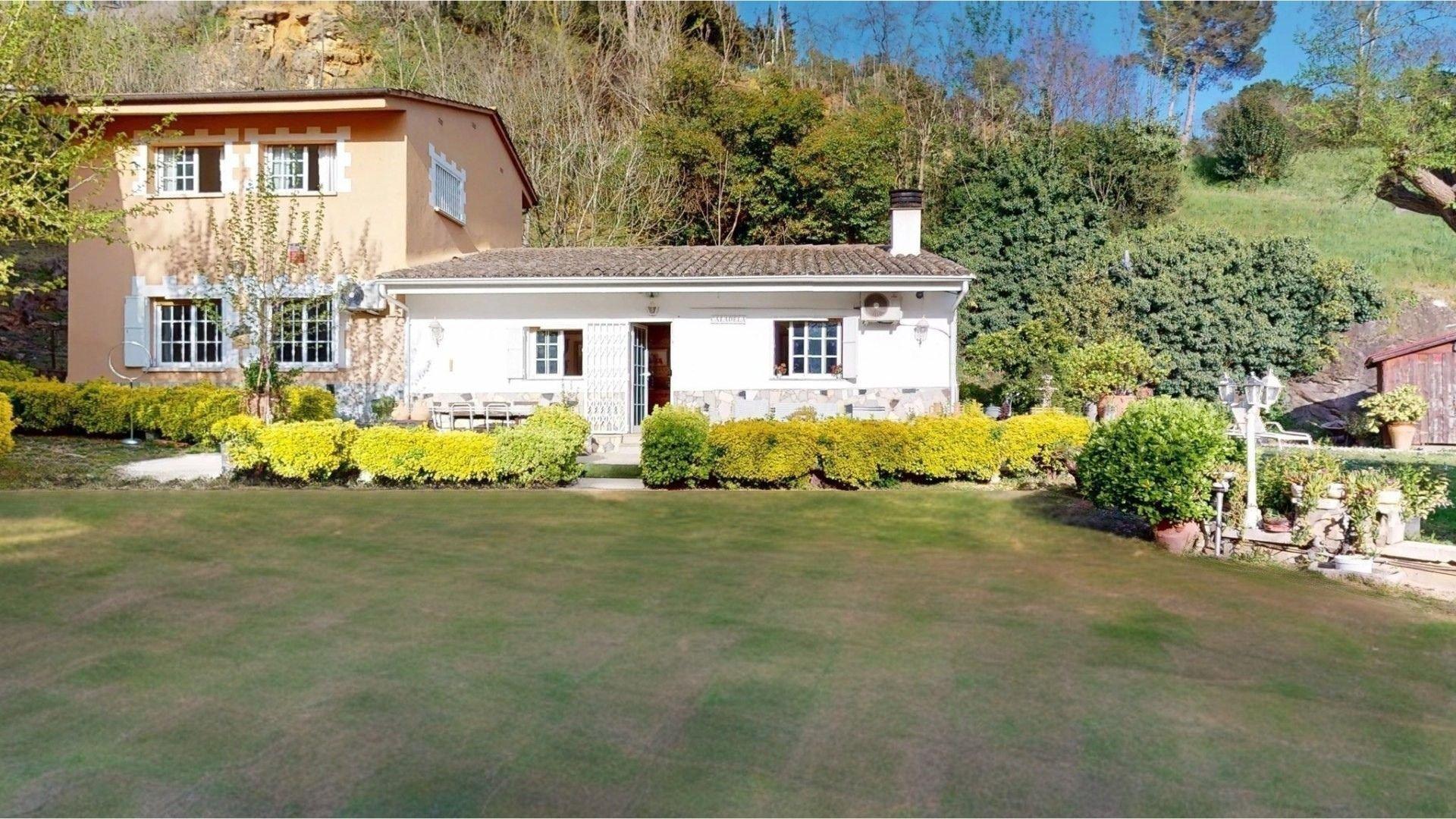 Photo 28 of the listing.