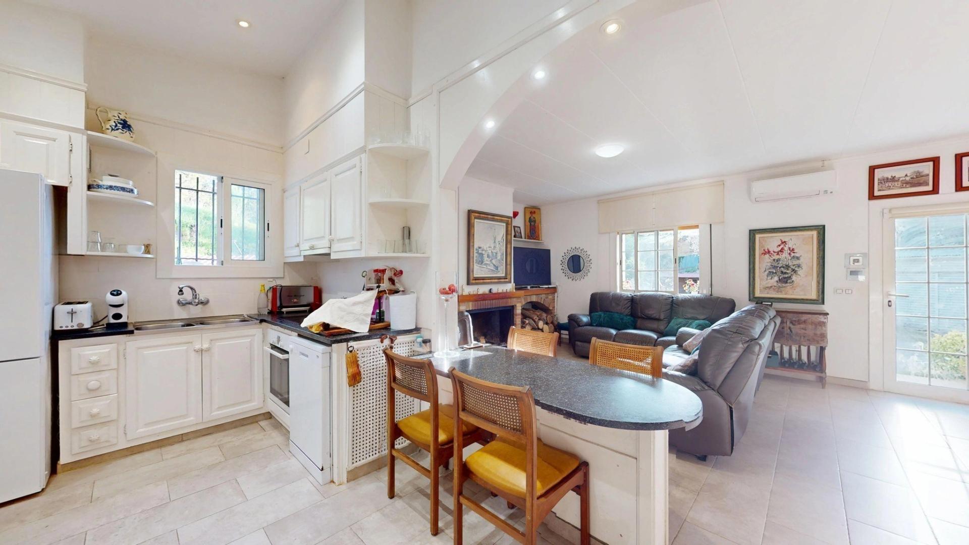 Photo 21 of the listing.