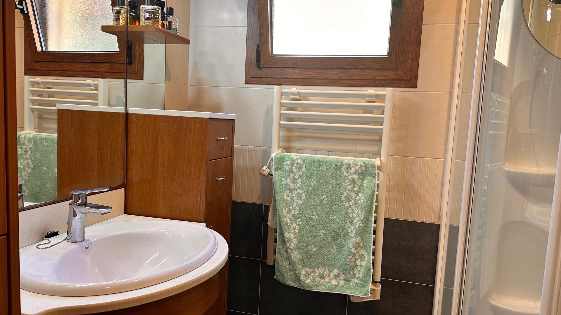 Photo 15 of the listing.