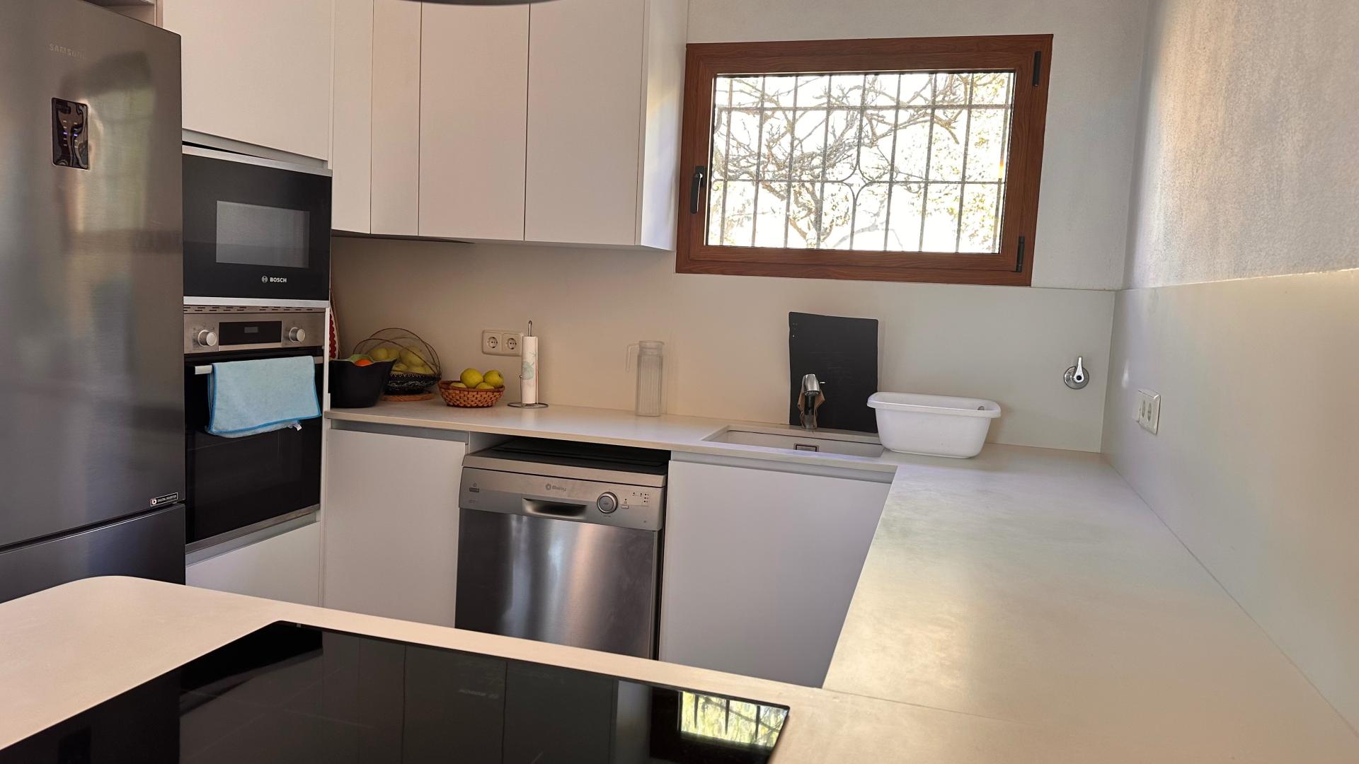 Photo 12 of the listing.