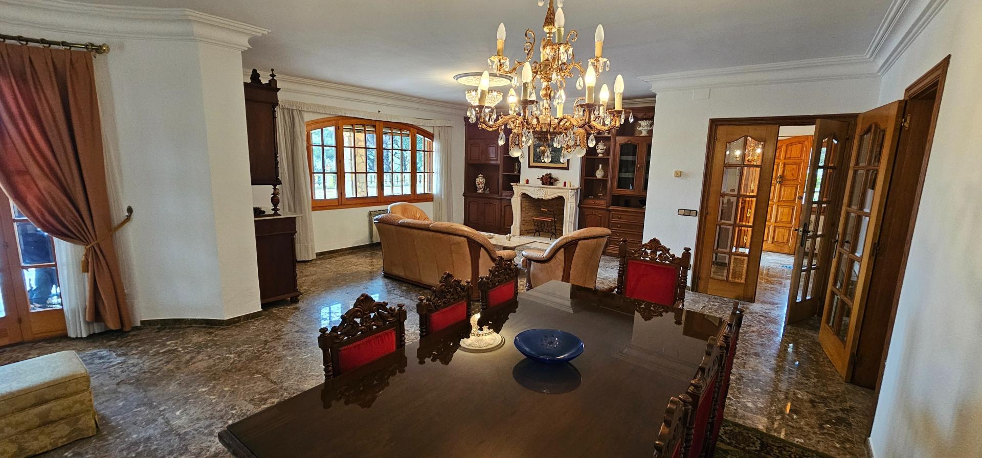 Photo 12 of the listing.