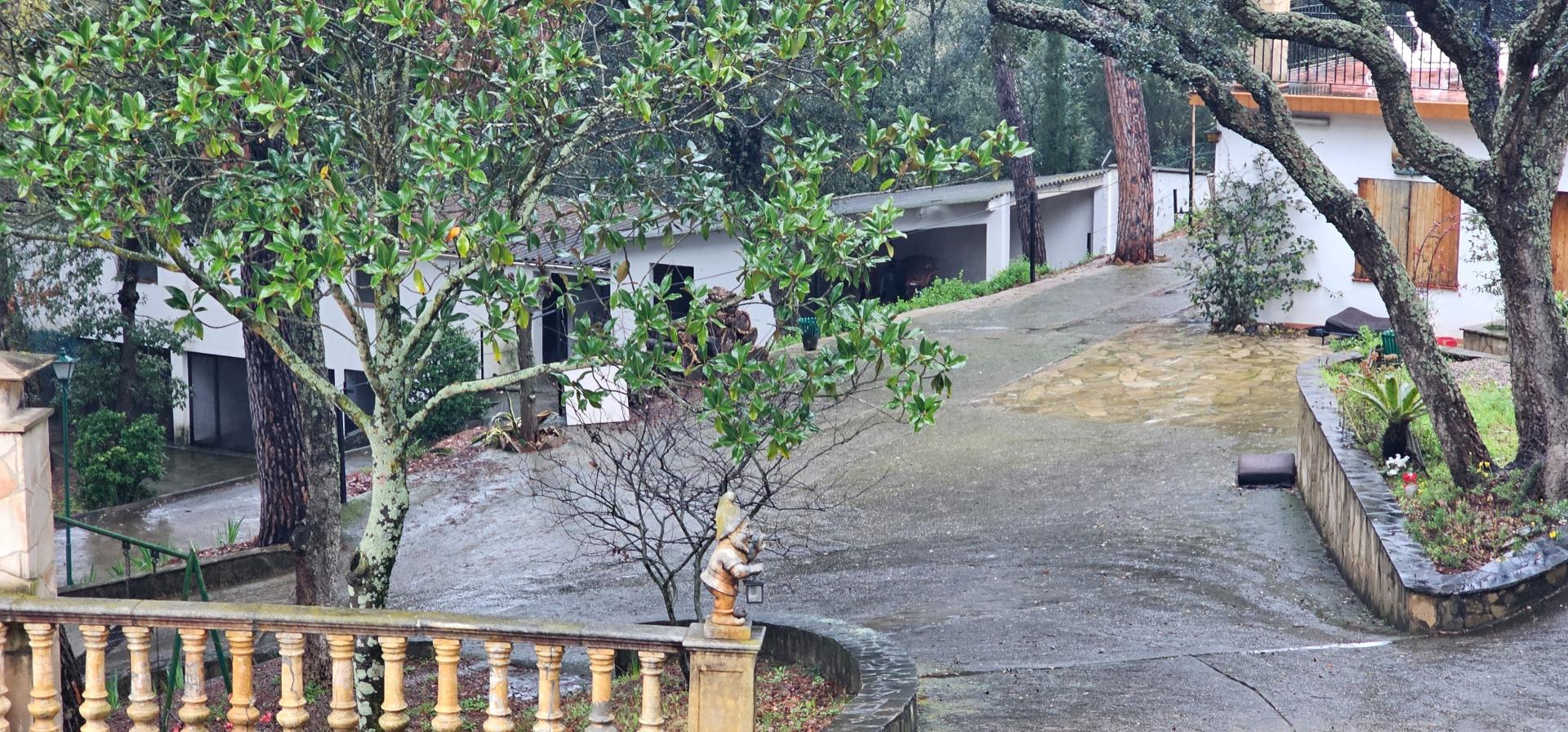 Photo 31 of the listing.