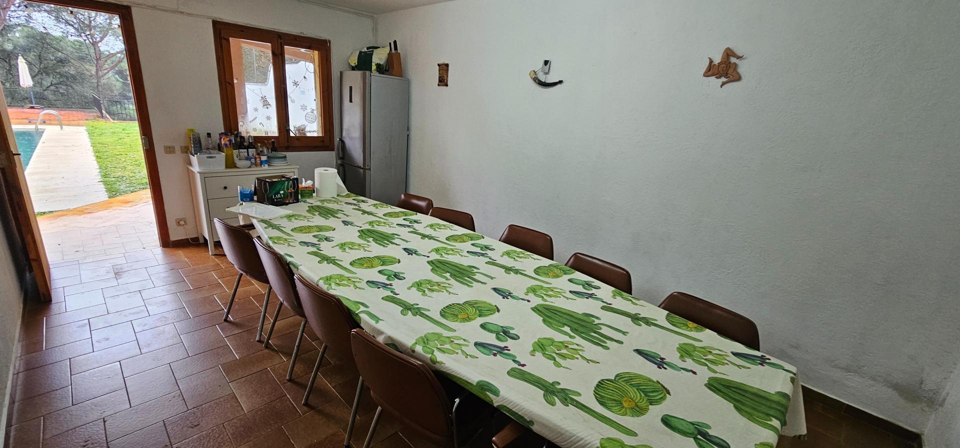 Photo 8 of the listing.