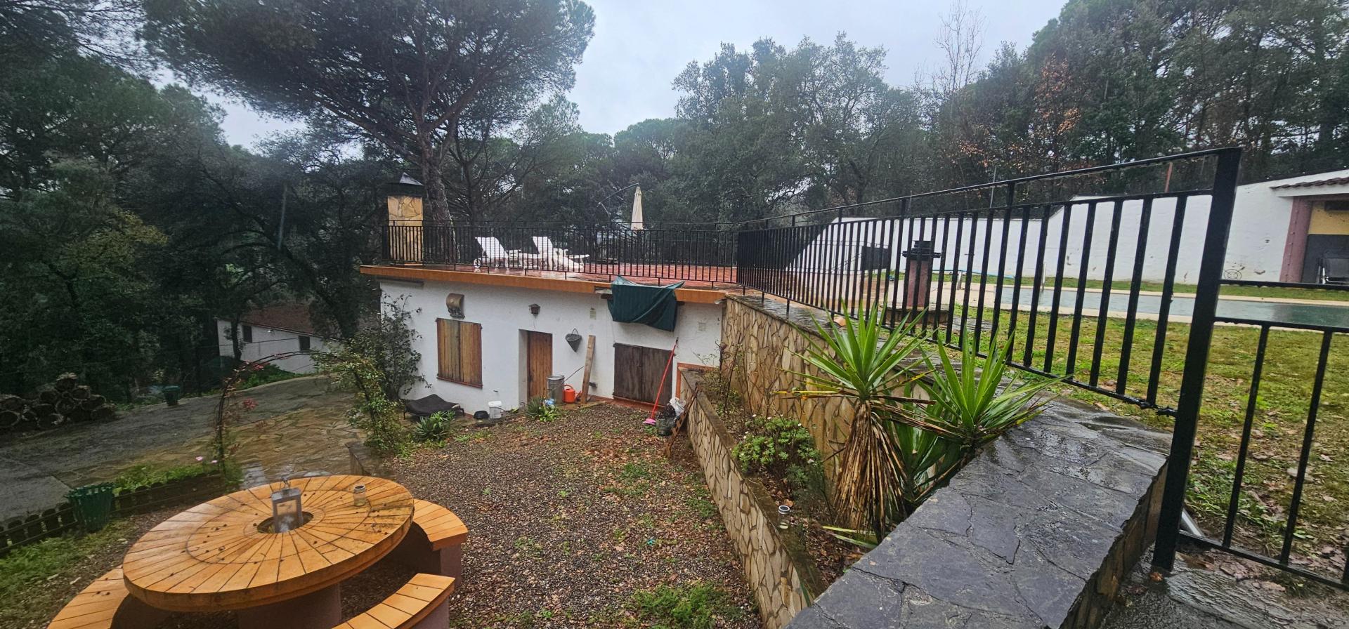 Photo 6 of the listing.