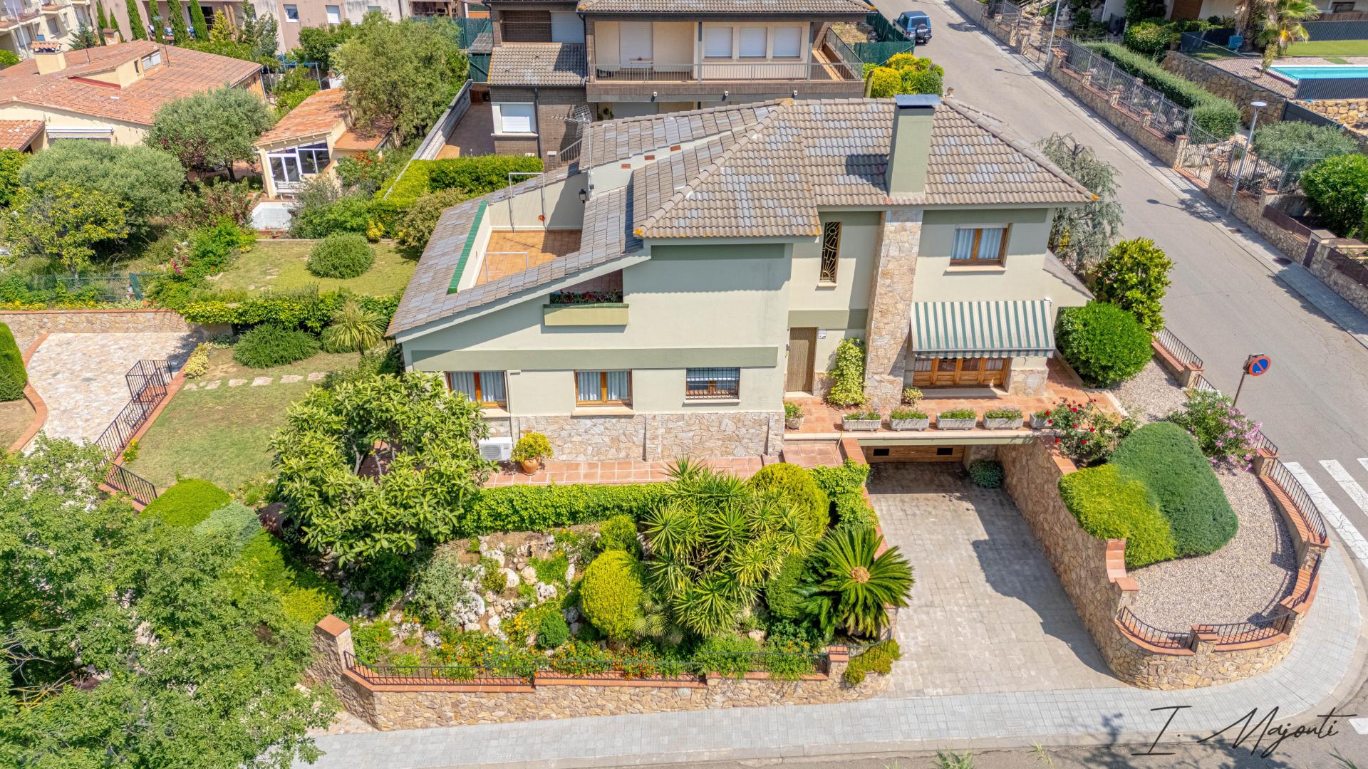 Photo 18 of the listing.