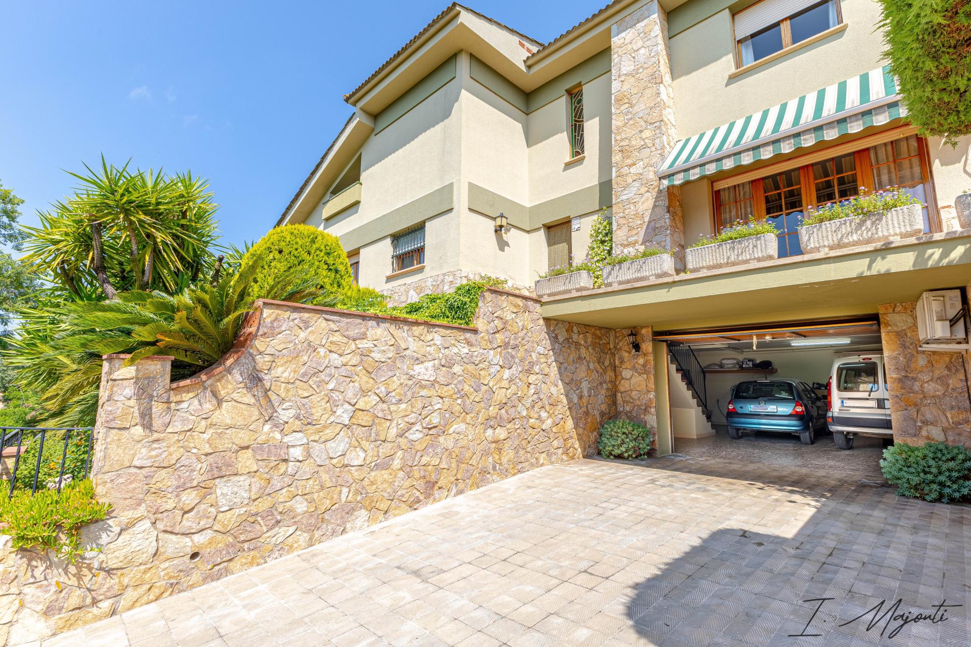 Photo 50 of the listing.