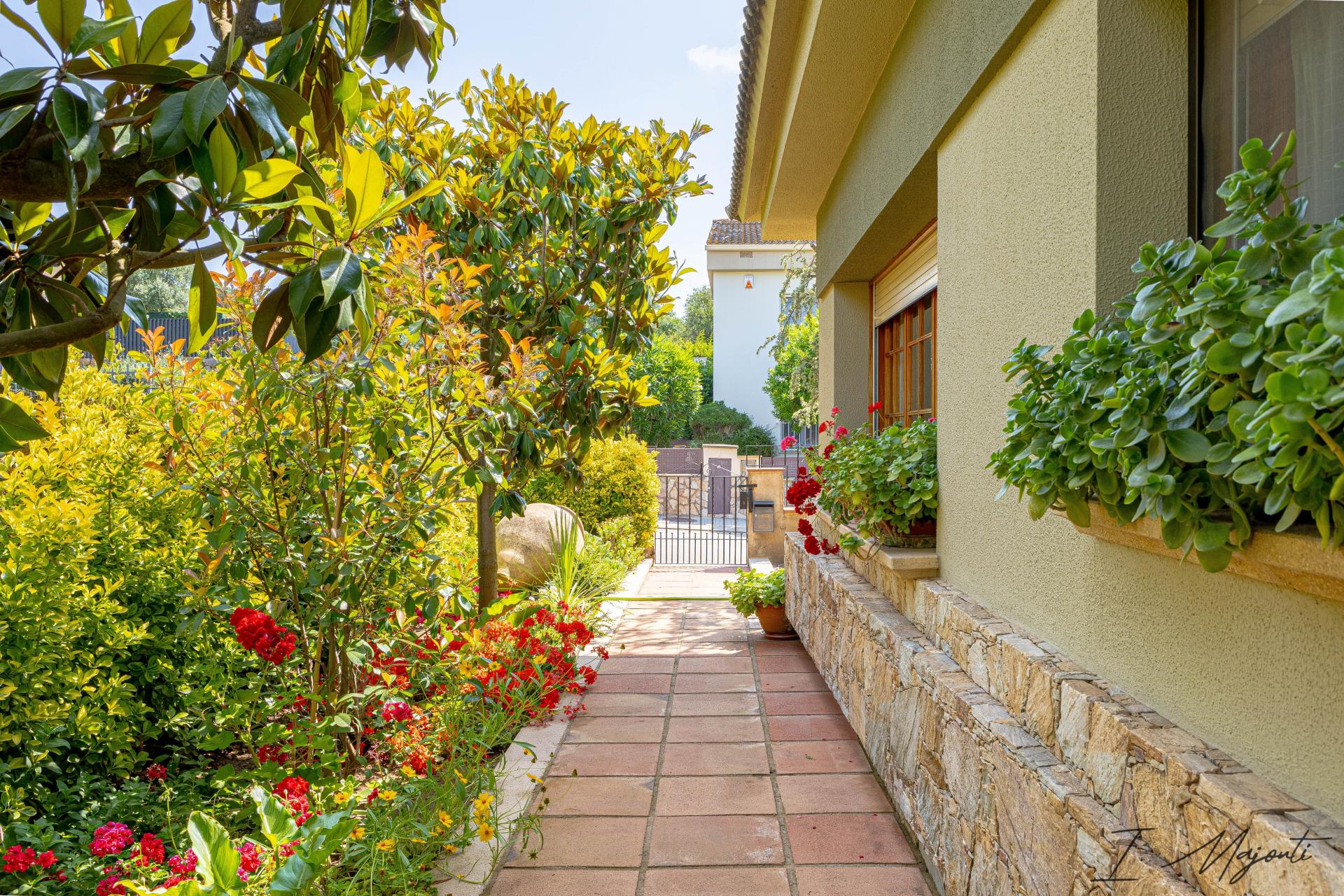 Photo 17 of the listing.