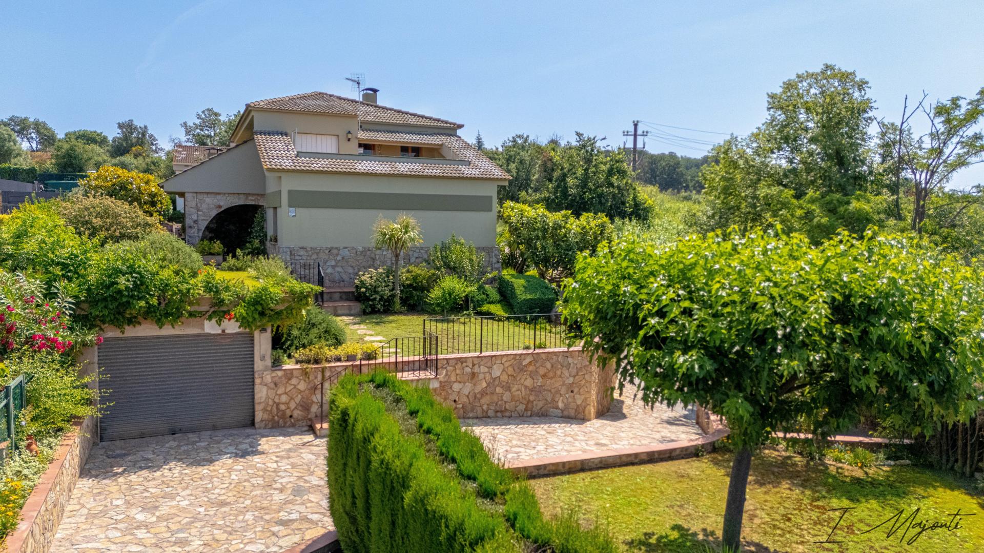 Photo 16 of the listing.