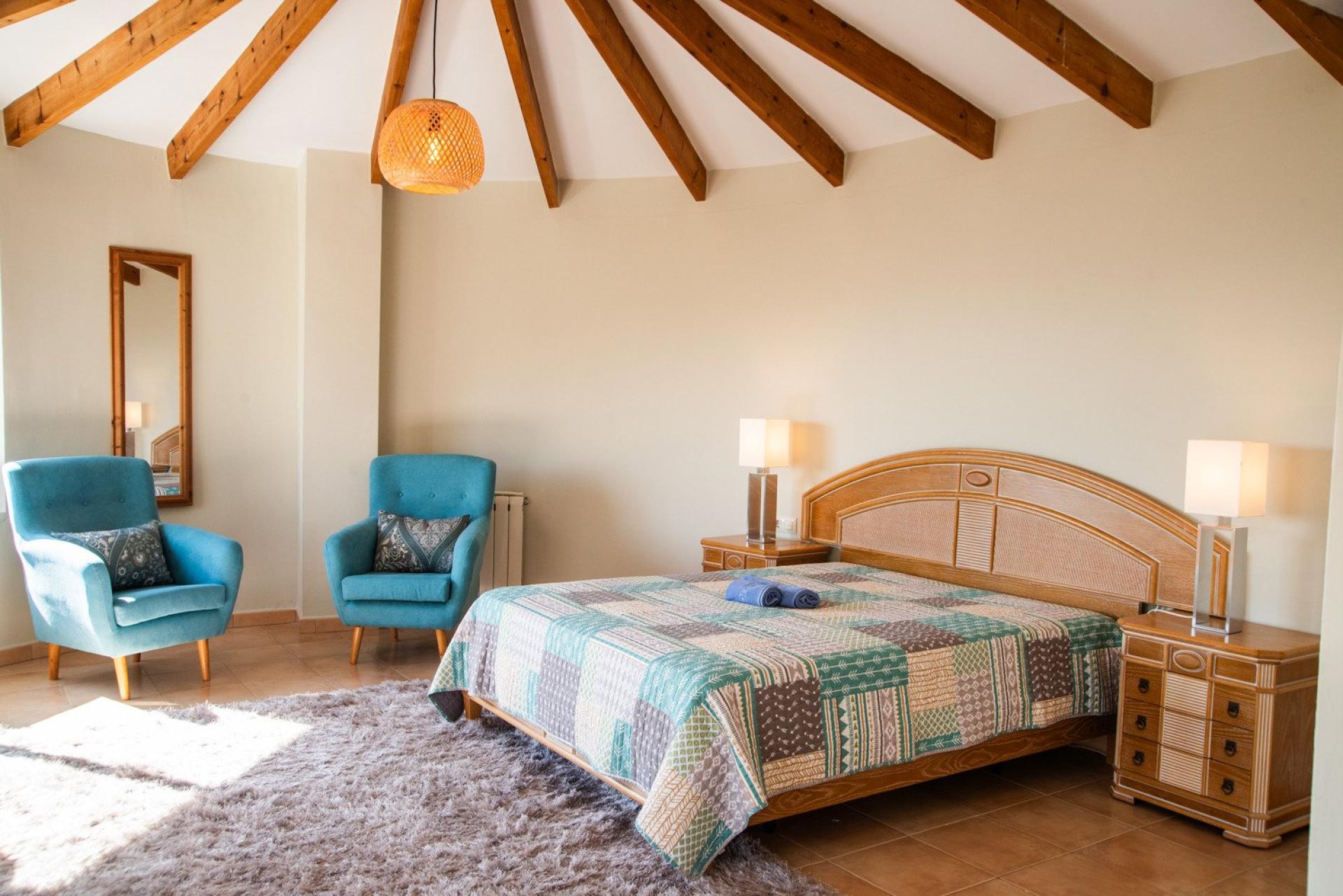 Photo 11 of the listing.