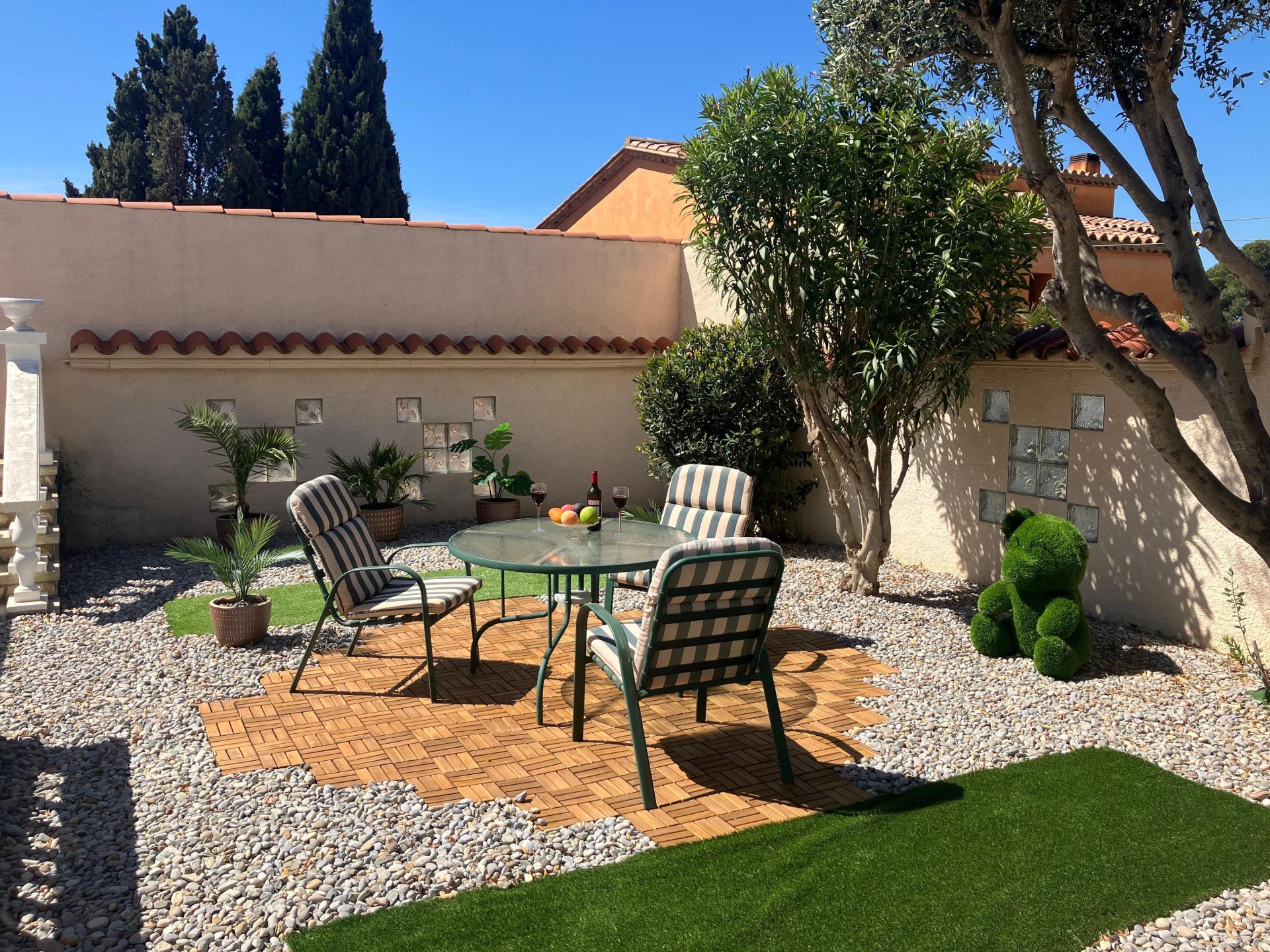 Photo 7 of the listing.