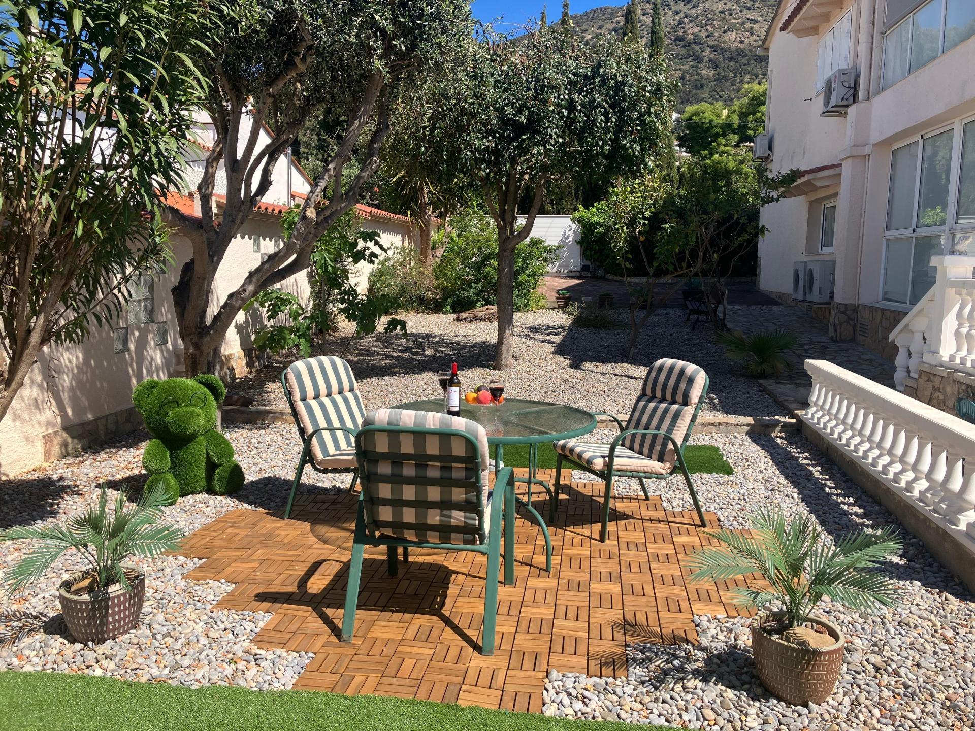 Photo 9 of the listing.