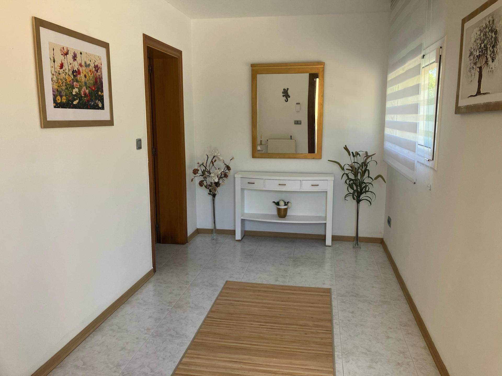 Photo 4 of the listing.