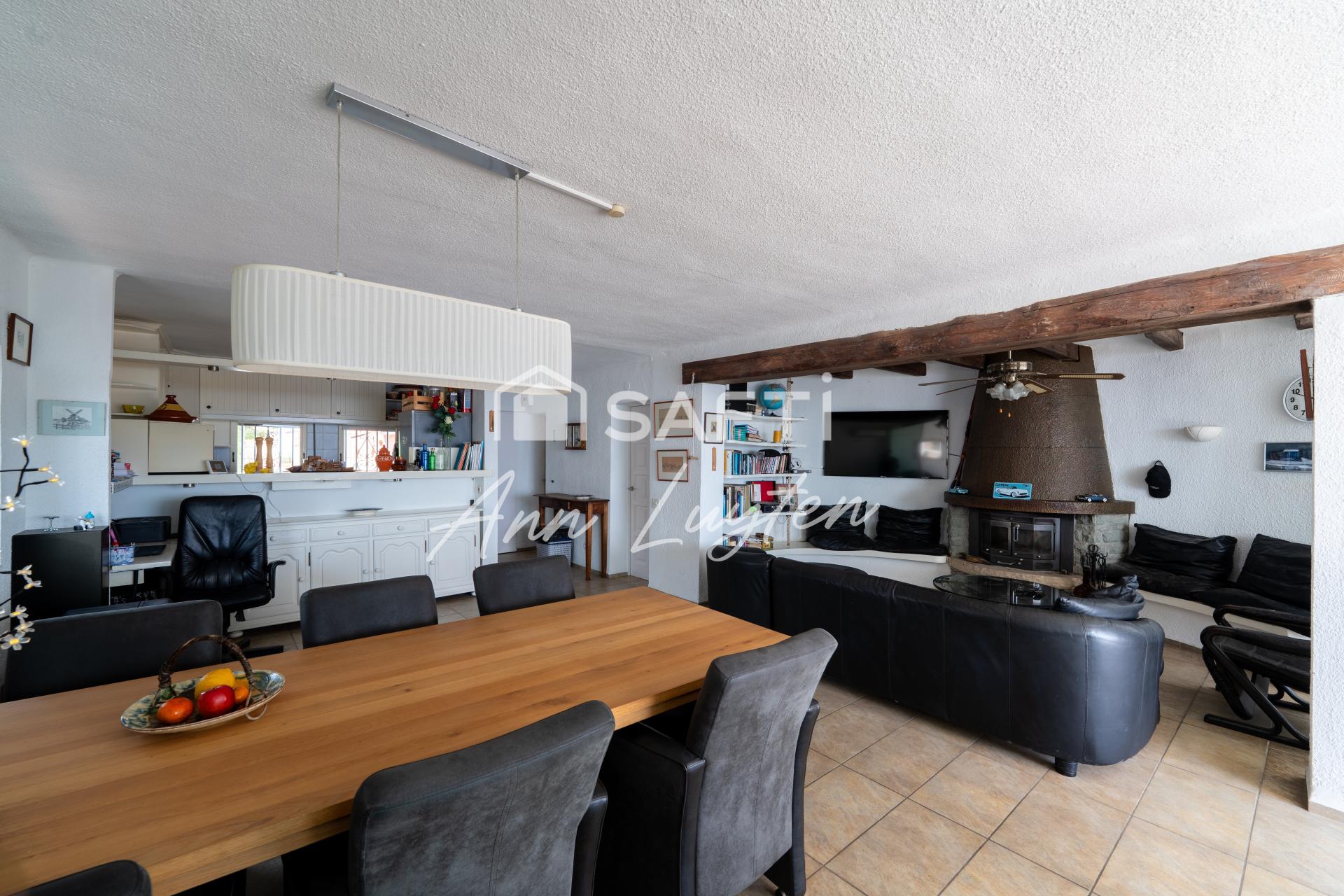 Photo 5 of the listing.