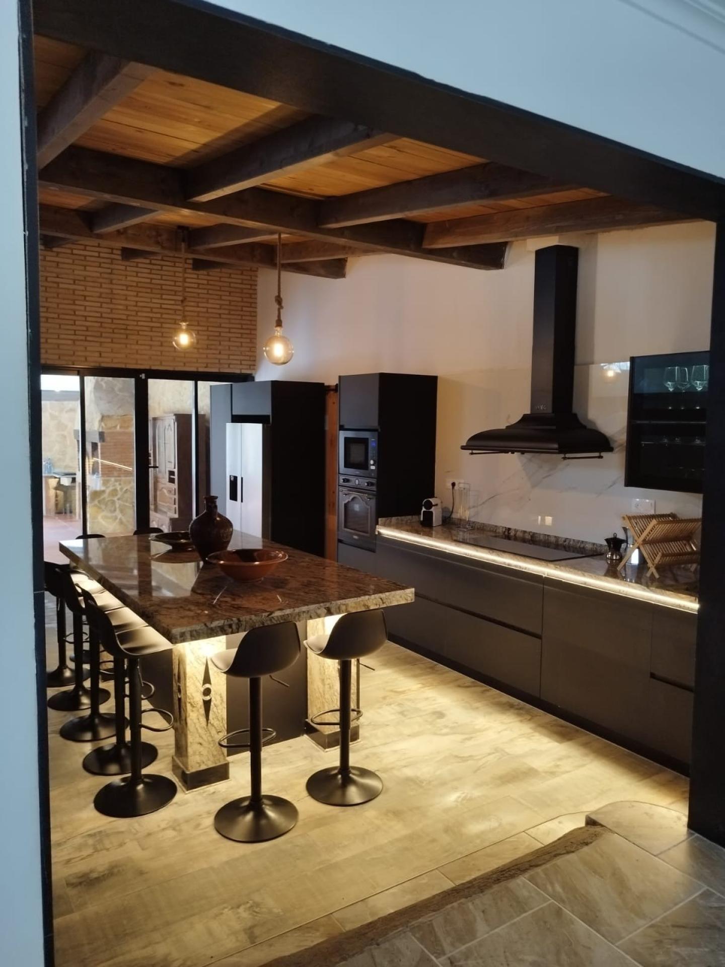 Photo 9 of the listing.