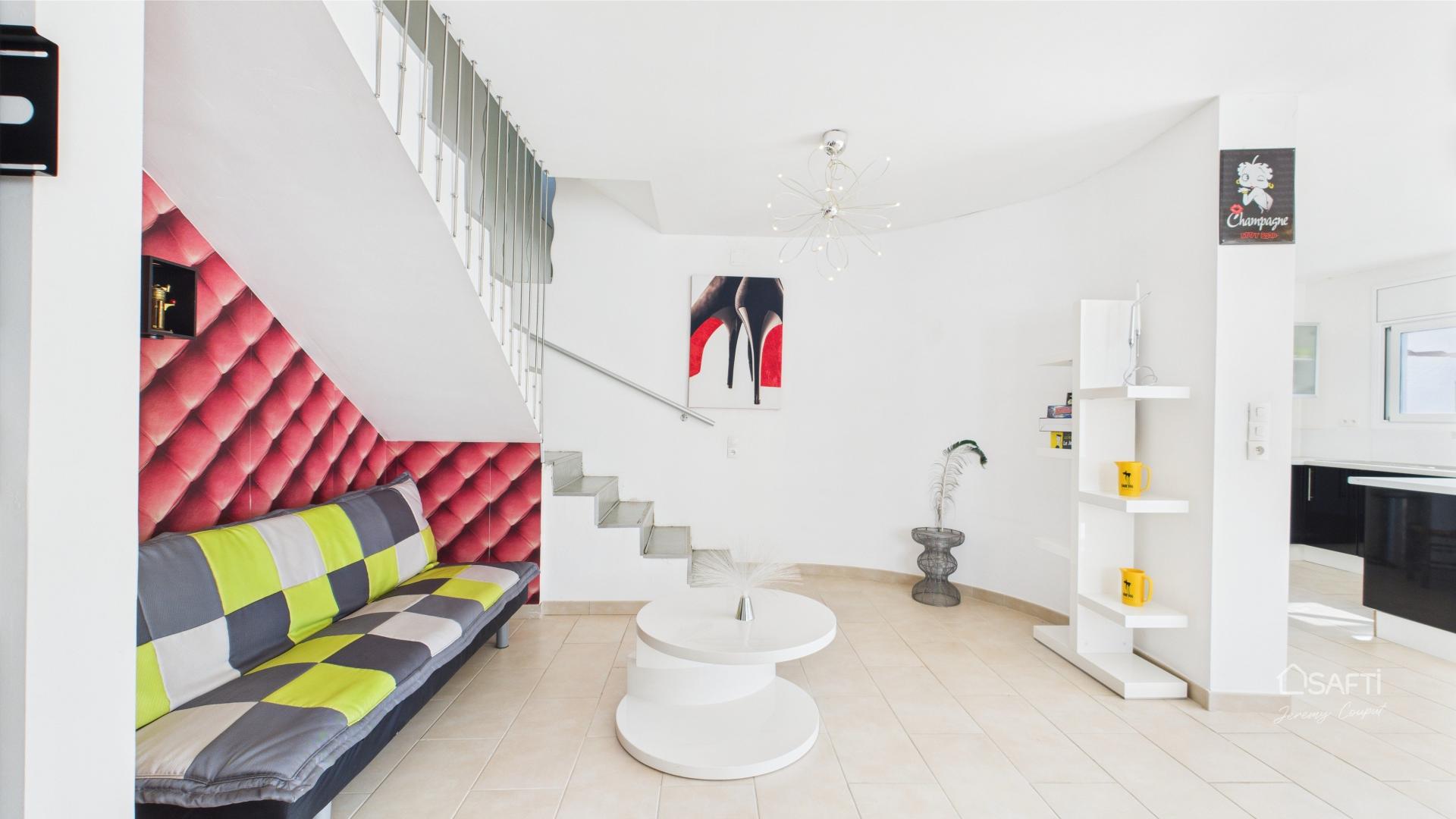 Photo 11 of the listing.