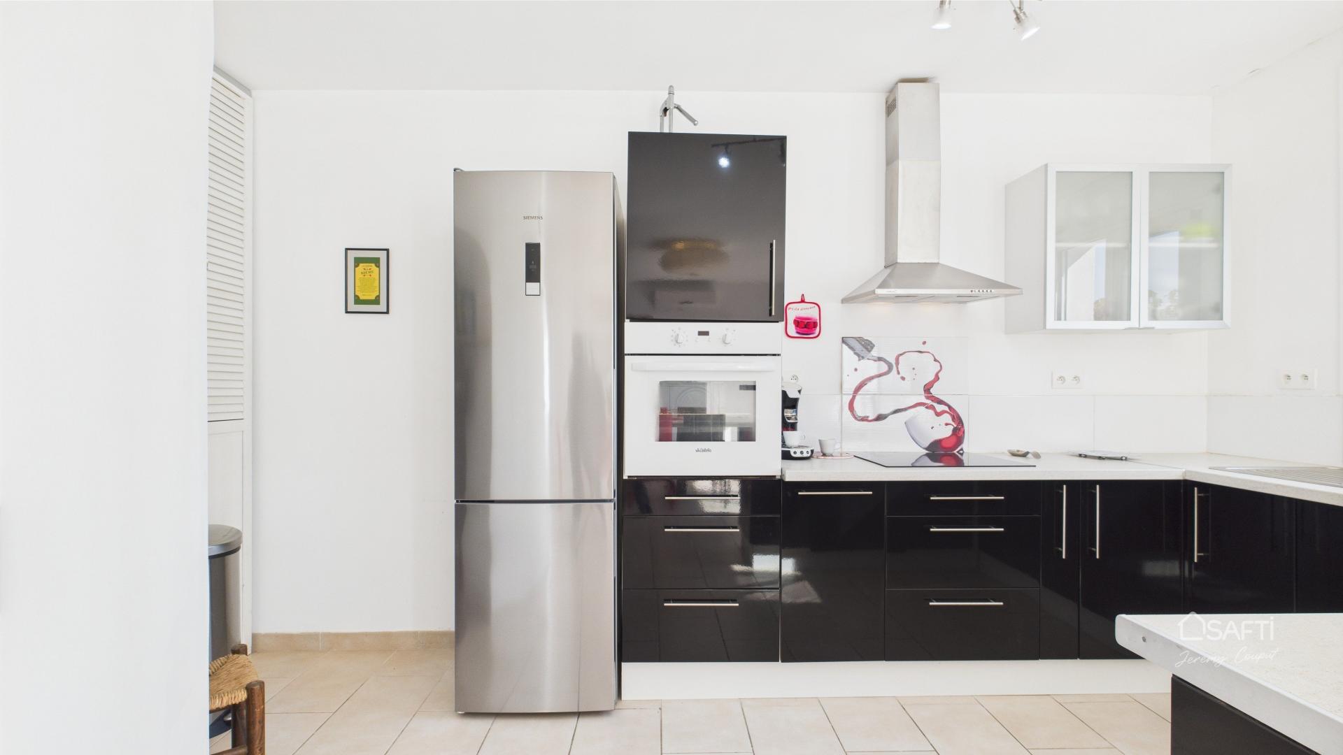 Photo 13 of the listing.