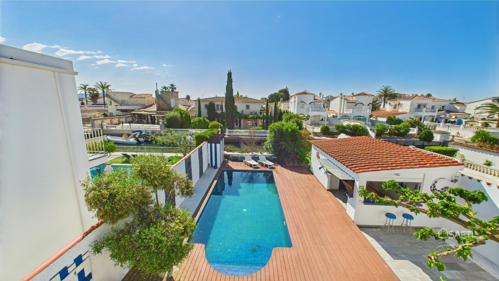 Photo 18 of the listing.