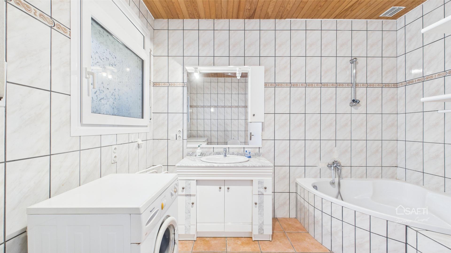 Photo 16 of the listing.