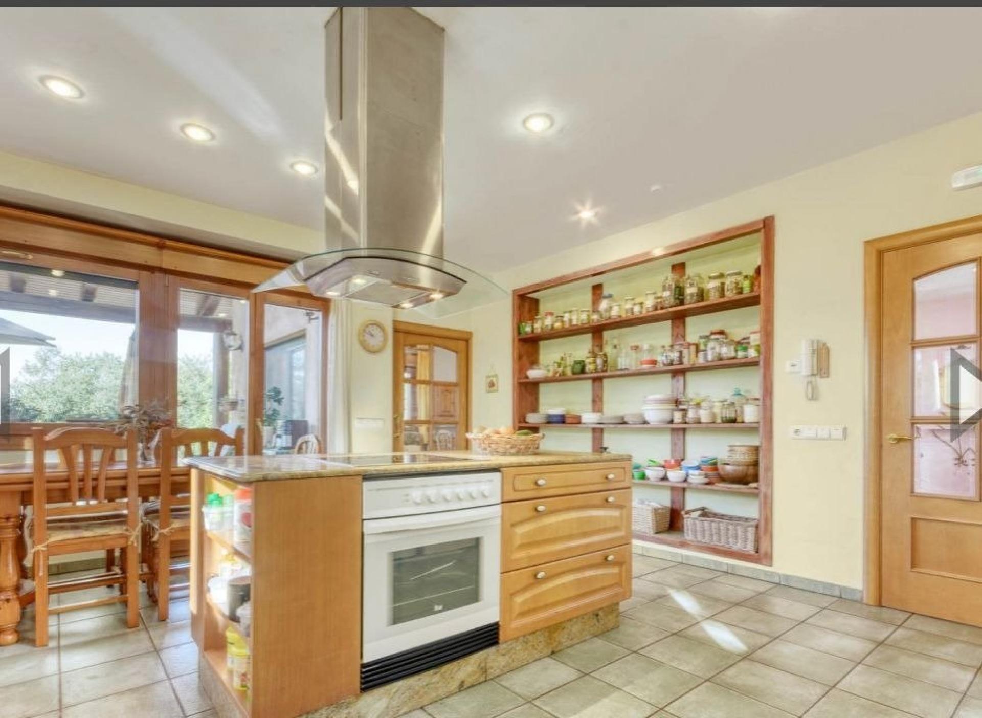 Photo 16 of the listing.