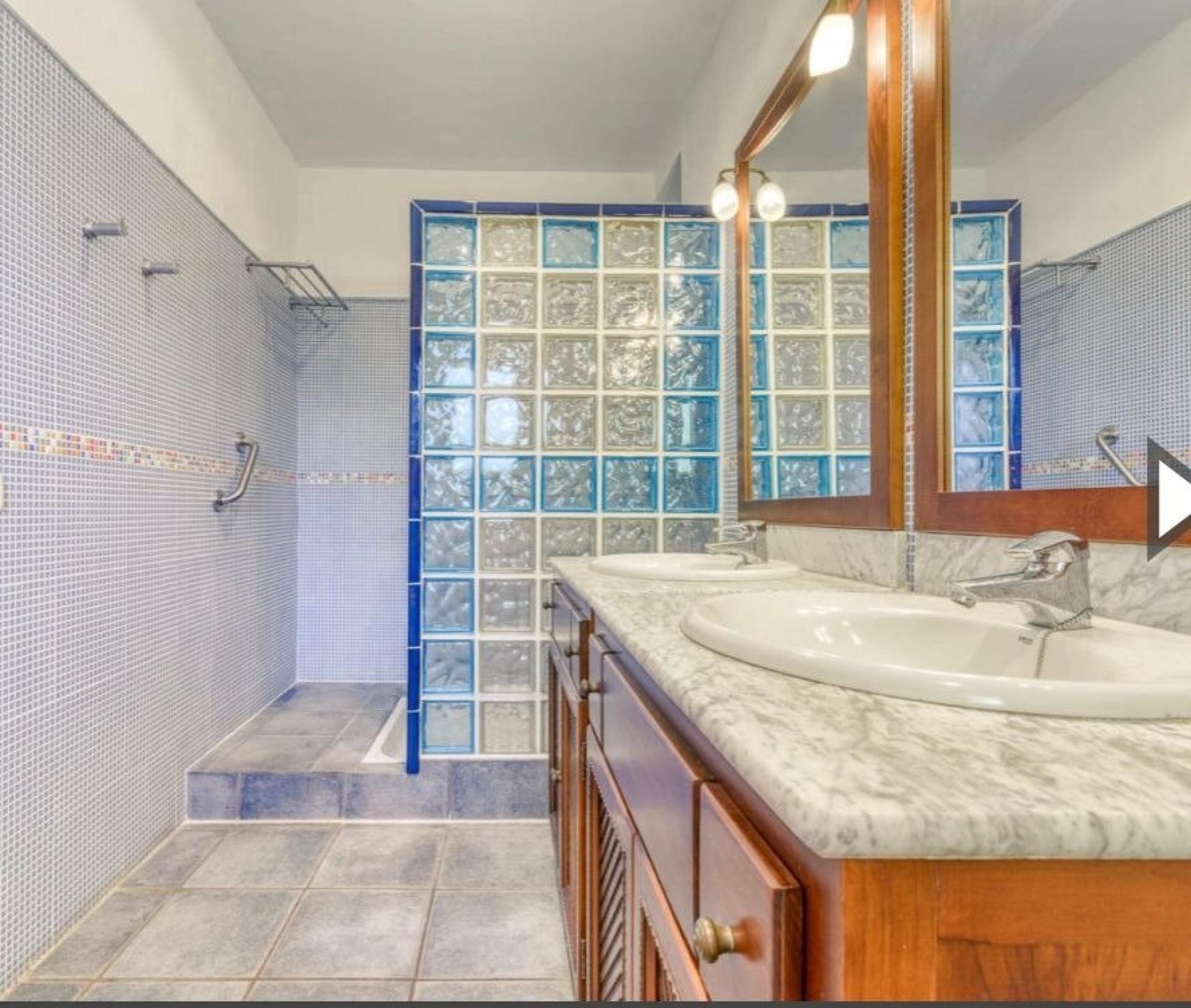 Photo 12 of the listing.