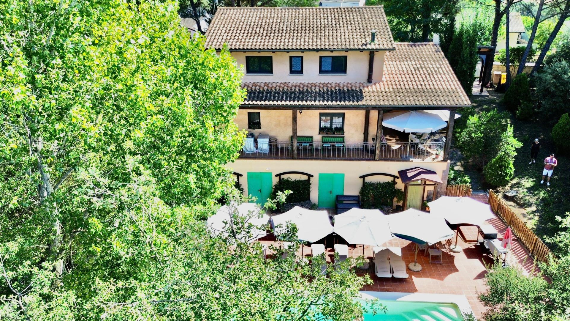 Photo 32 of the listing.