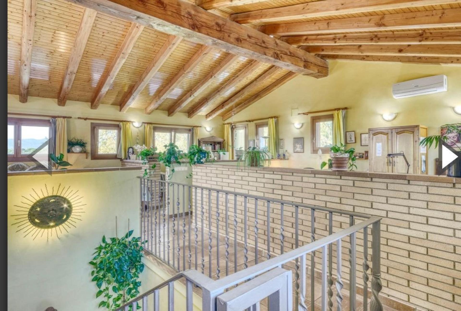 Photo 7 of the listing.