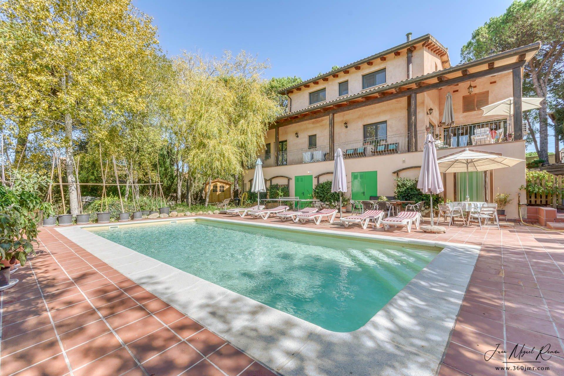 Photo 5 of the listing.