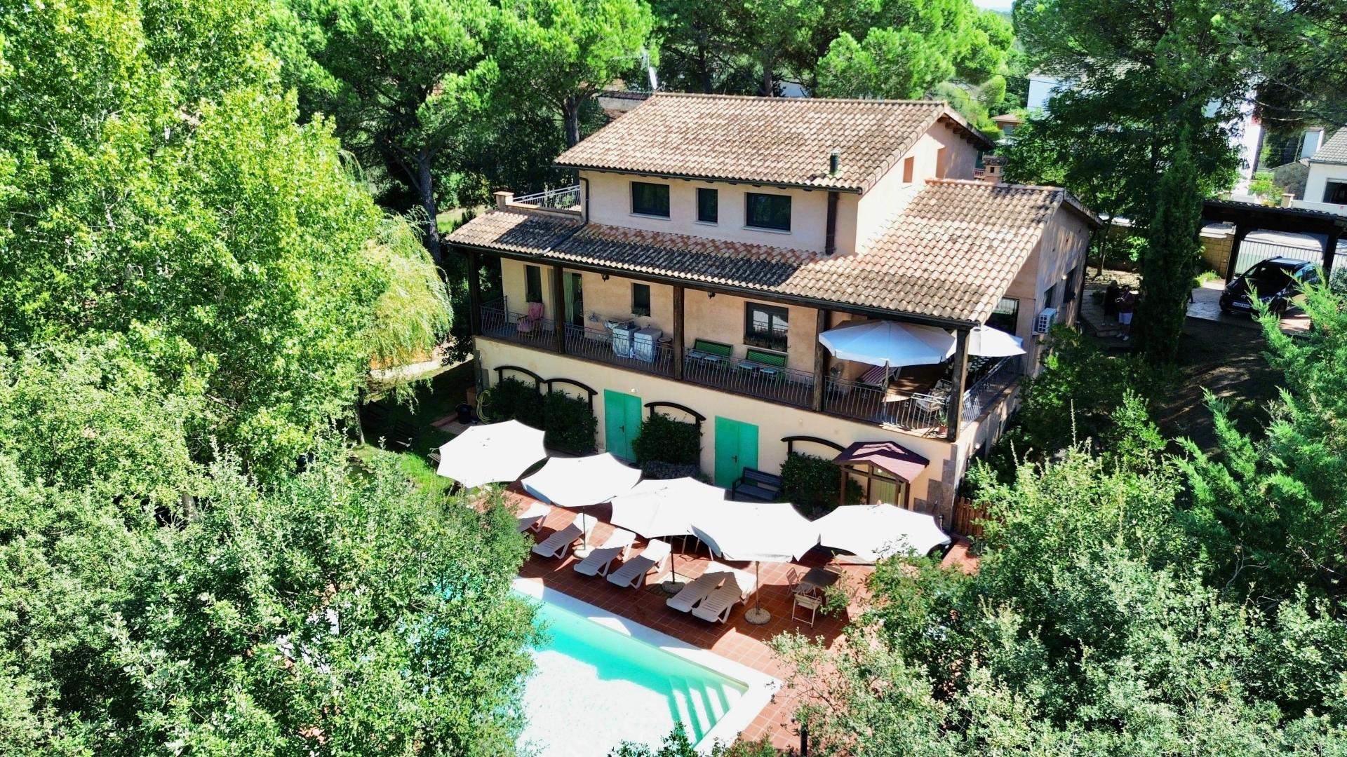 Photo 33 of the listing.