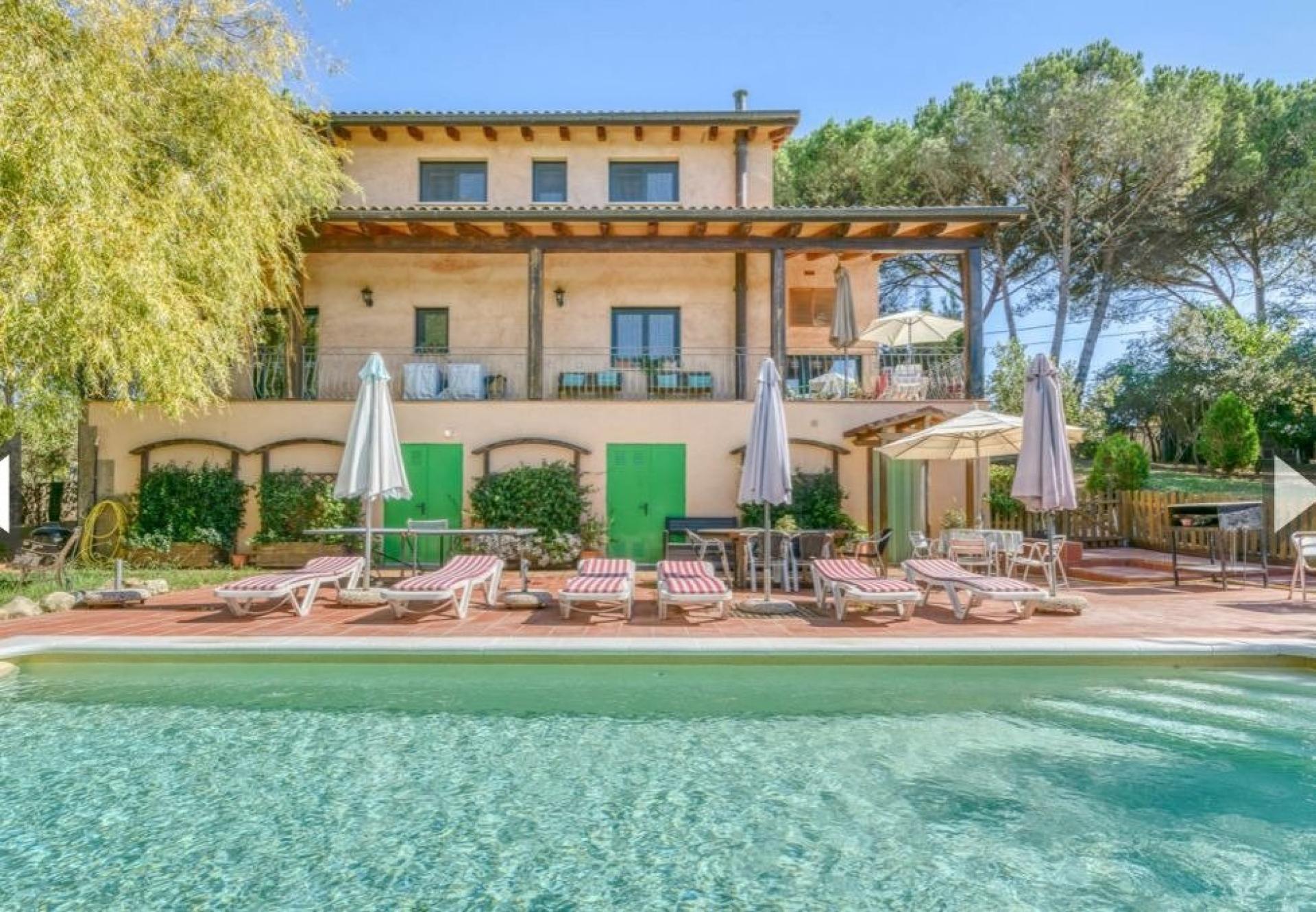 Photo 6 of the listing.