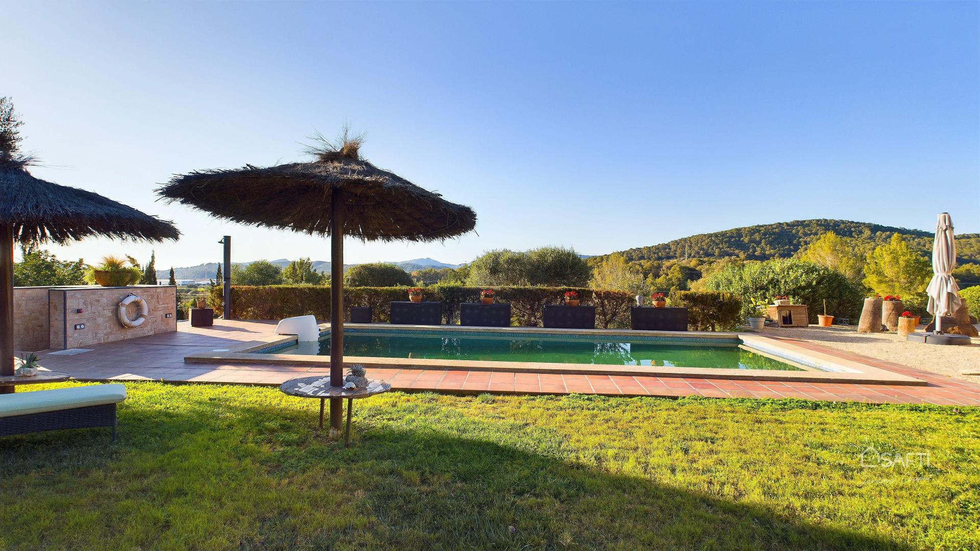 Photo 32 of the listing.