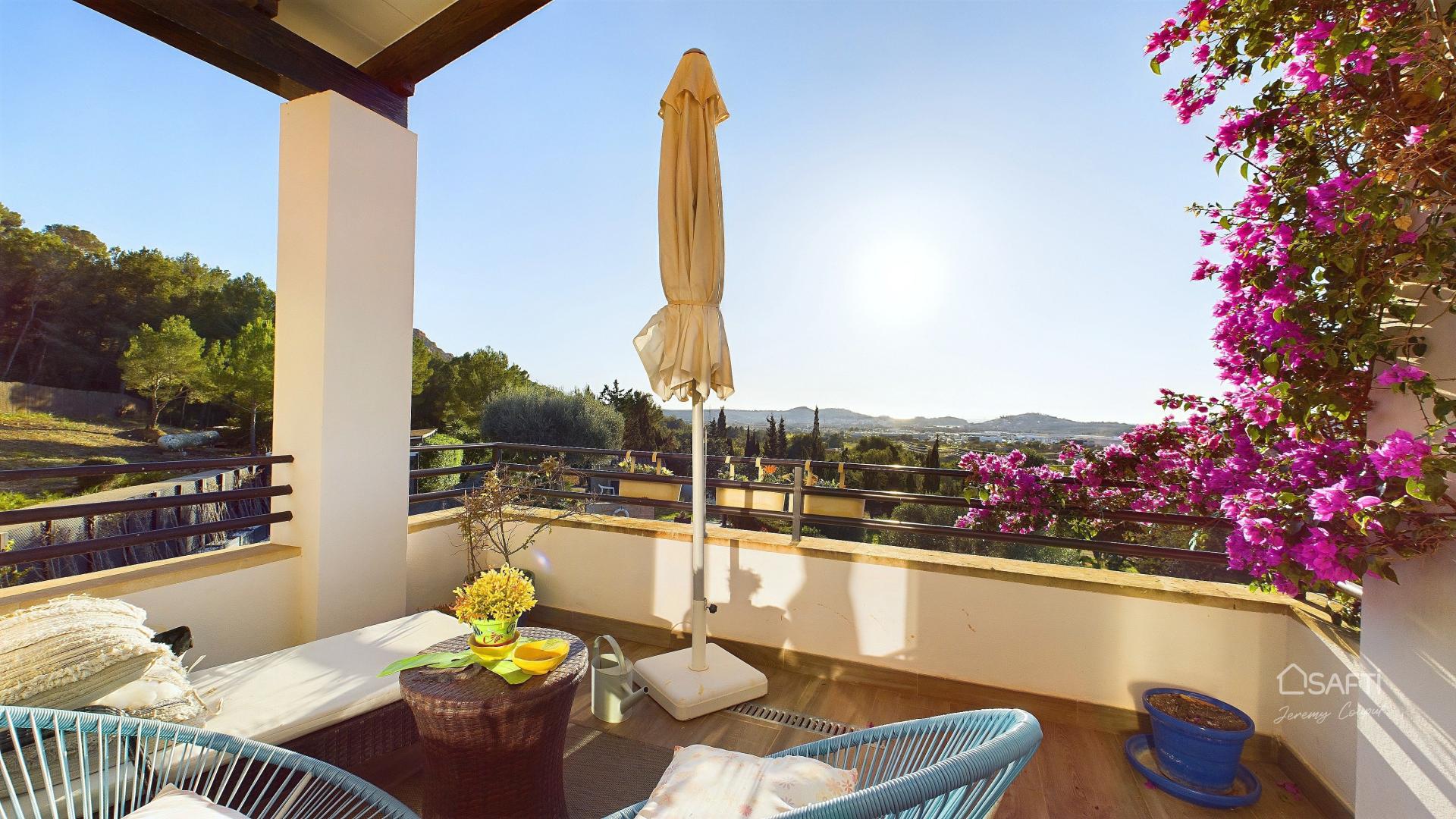 Photo 10 of the listing.